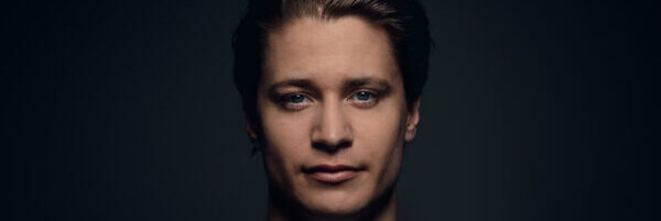 Kygo Booking: info@room5.es